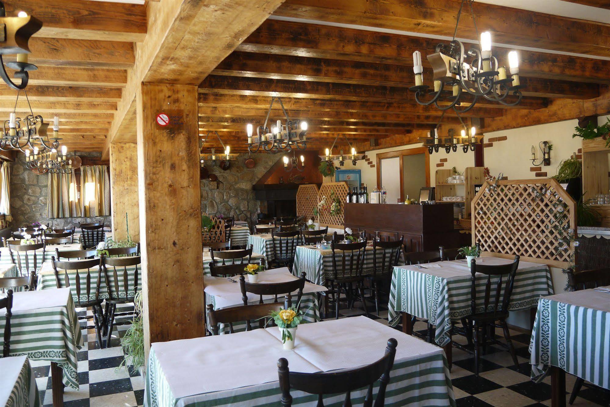 Hotel L'Oustalet Font-Romeu-Odeillo-Via 외부 사진