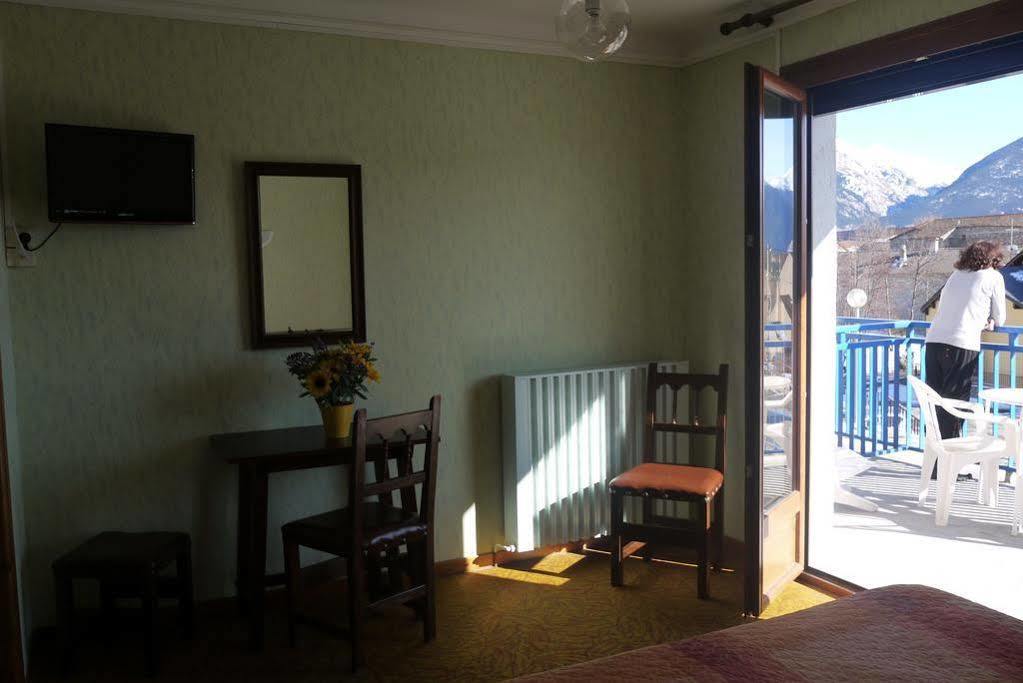 Hotel L'Oustalet Font-Romeu-Odeillo-Via 외부 사진