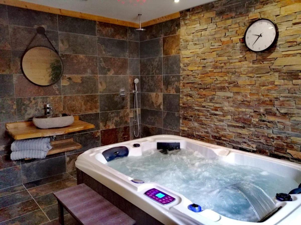Hotel L'Oustalet Font-Romeu-Odeillo-Via 외부 사진